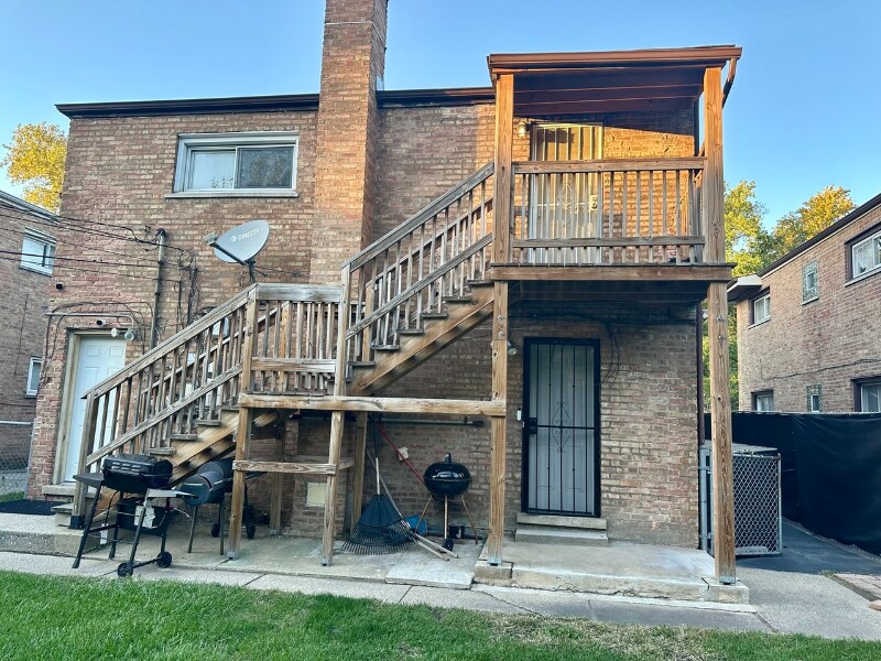 Building Photo - 1903 171st St