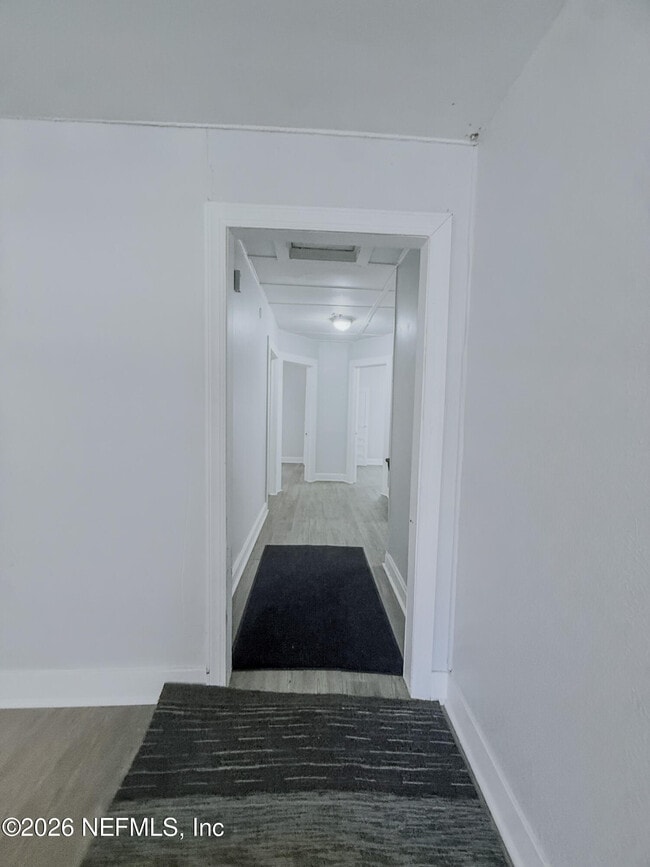 Building Photo - 10728 Old Kings Rd