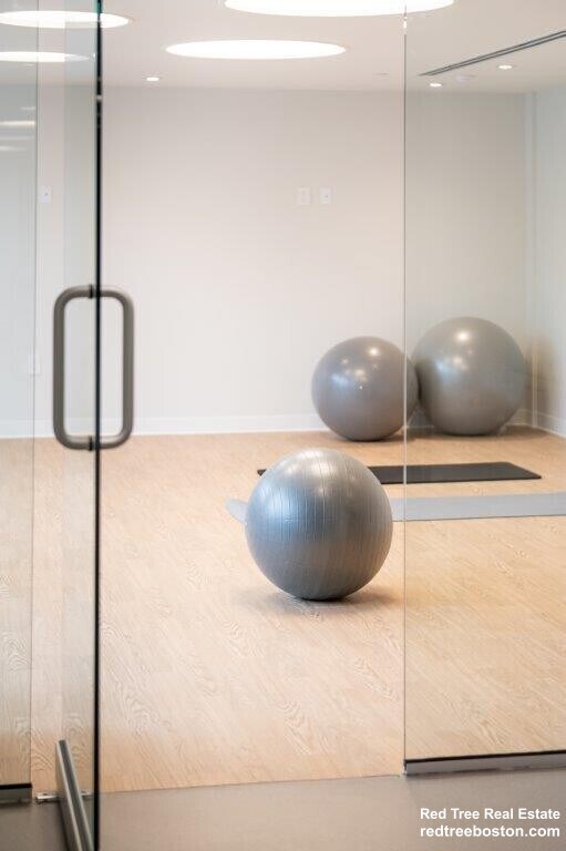 Building Photo - 1410 Columbia Rd