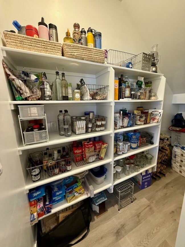 Building Photo - Beautiful Easton 3 Bedroom Home | Primary Suite on Main | Loft + A/C | Community Pools & Amenities