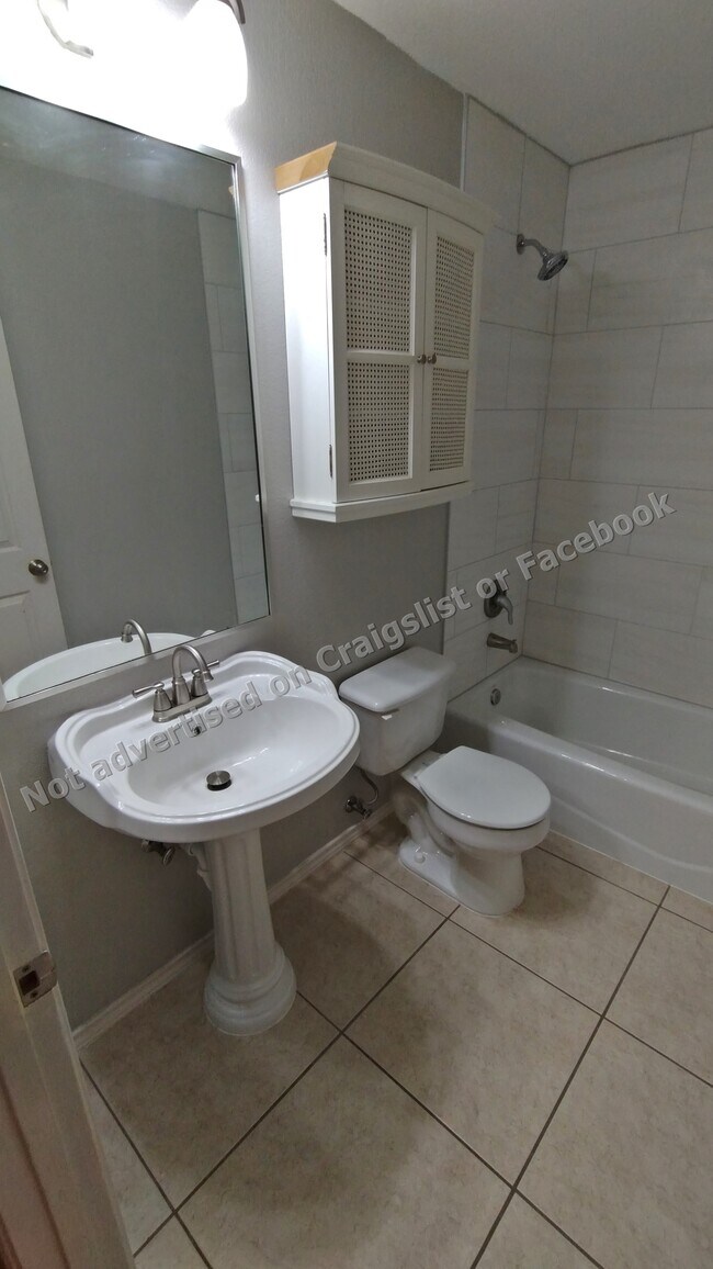 Bedroom 1 & 2 RR - 13627 Puro Oro Dr