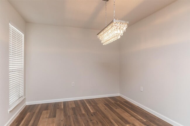 Building Photo - 46 N Deerfoot Cir