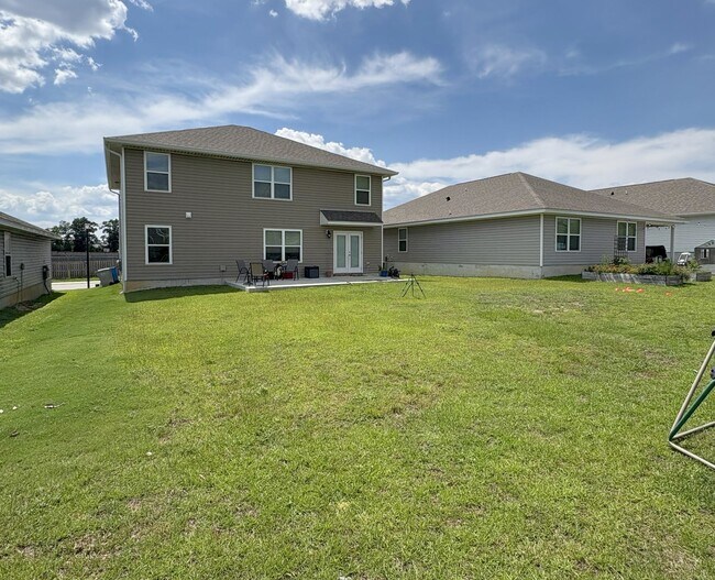 Building Photo - 5695 Guinevere Ln