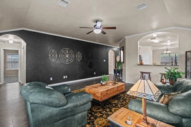 Building Photo - 301 Turquoise Trade Dr