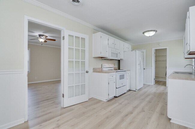 Building Photo - 3 Bedroom Ranch