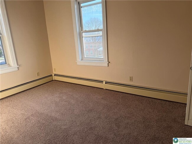 Building Photo - 4453 Main St