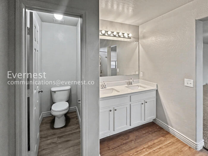 Building Photo - 2210 N 91st Ln