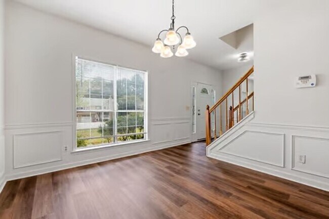 Building Photo - Two story home in Hampton