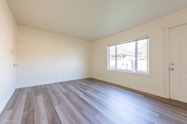 Building Photo - 4825-4829 N Maryland