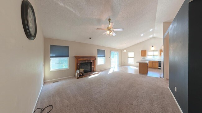 Building Photo - 1125 Butternut Ln