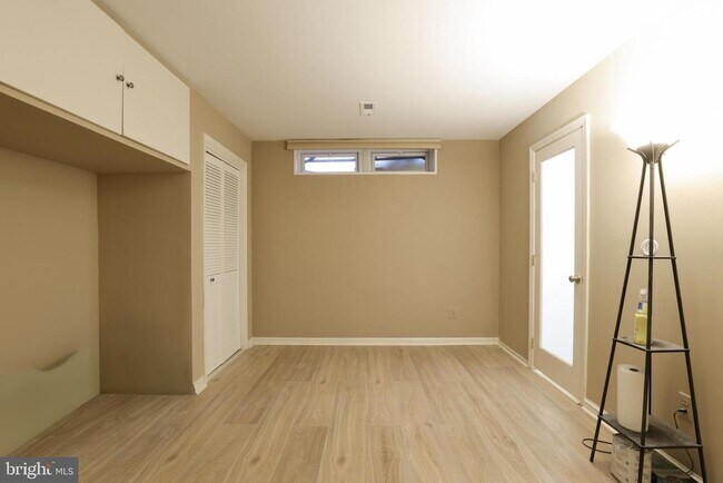 Building Photo - 7966 Hidden Bridge Dr