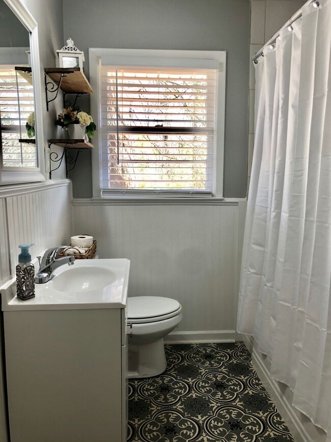 Building Photo - Renovated Farmhouse Inspired Brick Ranch