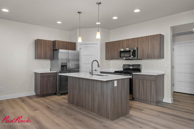 Building Photo - Brand New Townhome in Crimson Park! Stylis...