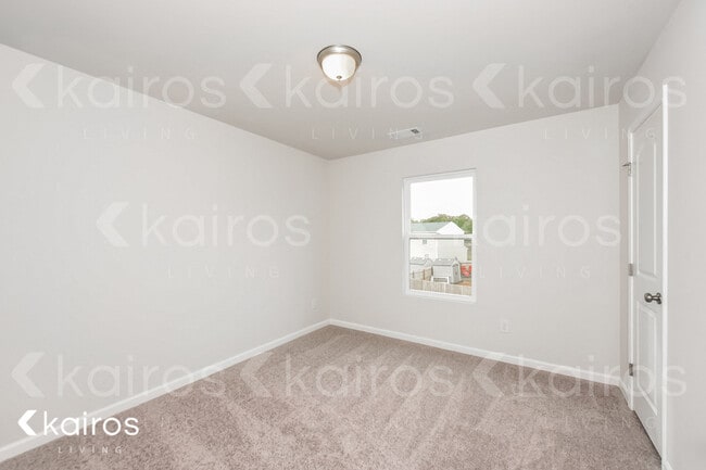 Building Photo - 826 Vistamount Path