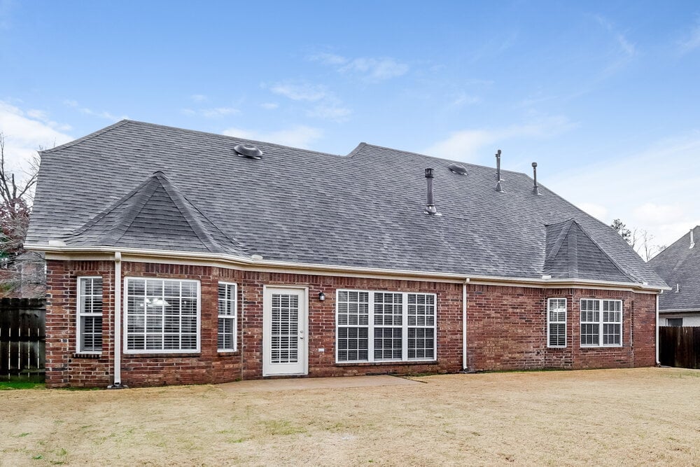 Building Photo - 10114 Bloomsbury Ave