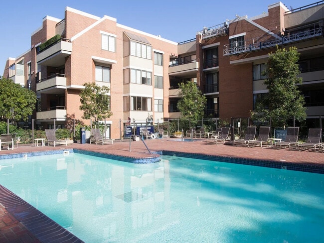 Building Photo - 101 Lombard St