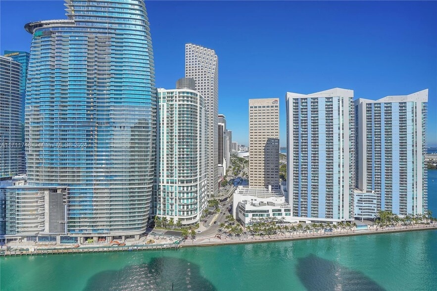 Building Photo - 901 Brickell Key