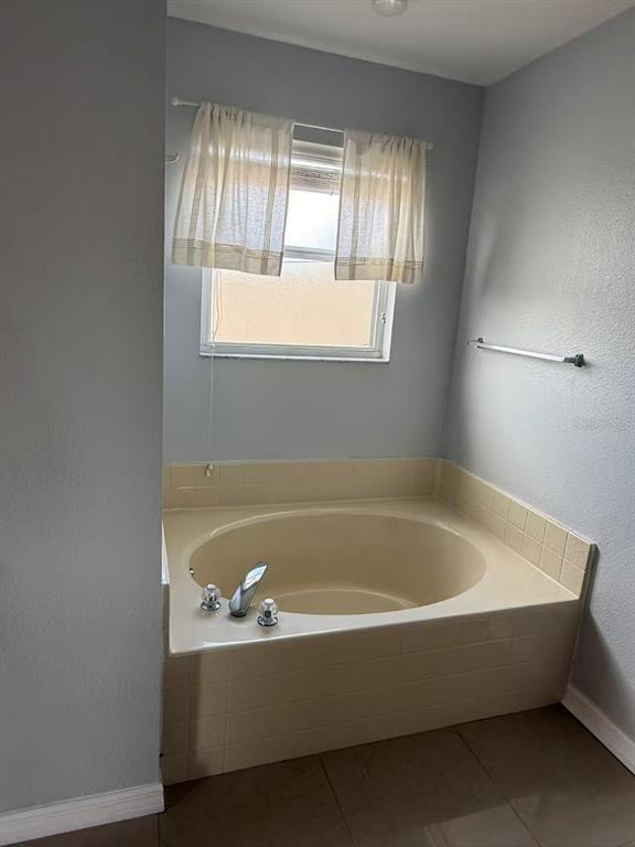 Building Photo - 1231 Seneca Falls Dr