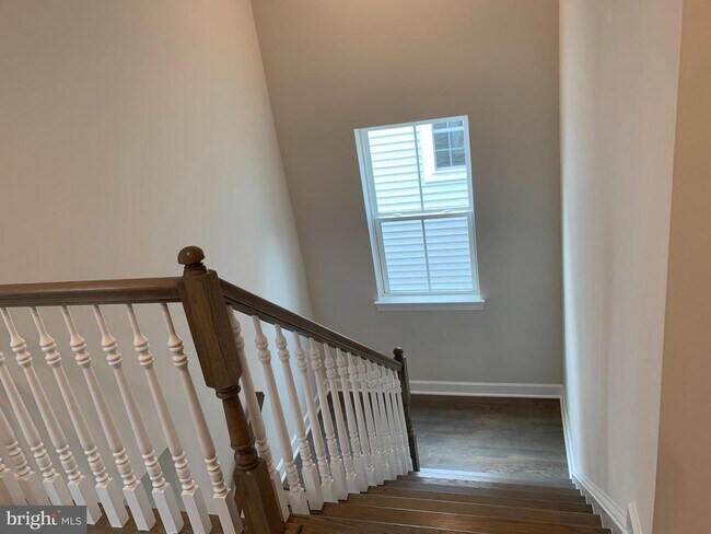 Building Photo - 150 Boxelder Dr