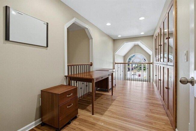 Building Photo - 210 Masters View Ct