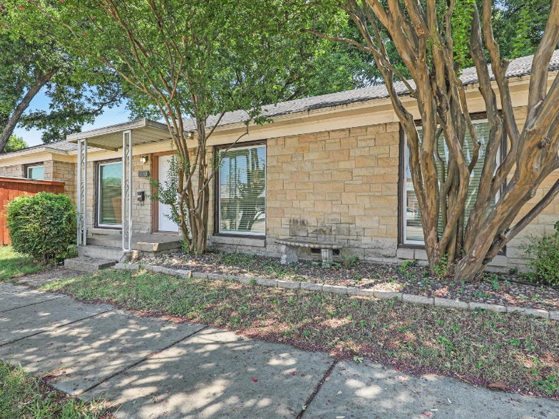 Building Photo - 6950 Hillcrest Ave