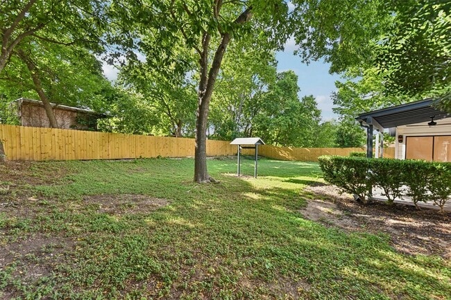 Building Photo - 11900 Dove Haven Dr