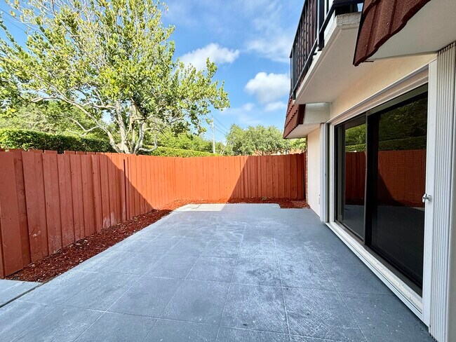 Building Photo - 1820 San Juan Dr