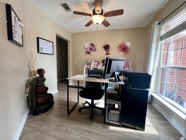 Building Photo - 318 Riverchase Blvd