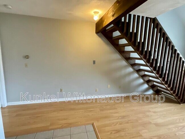 Building Photo - 435-7 Ponderosa Ave