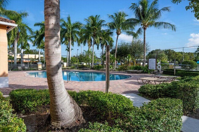 Building Photo - 3553 Forest Hill Blvd