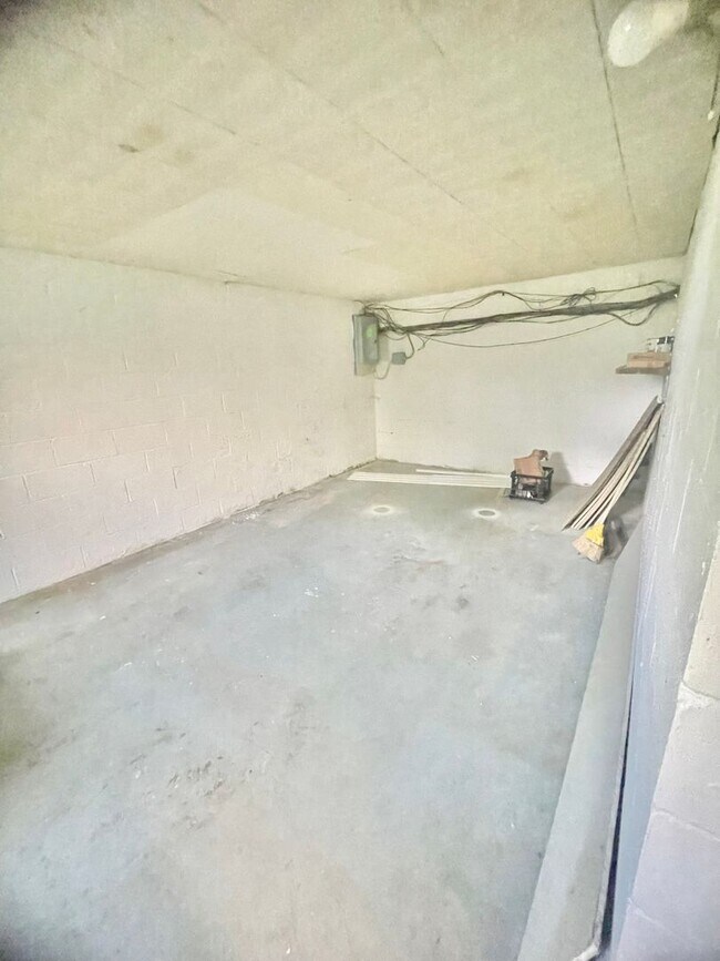 Building Photo - 3 Bed 2 Bath- Hopewell Township Pa!