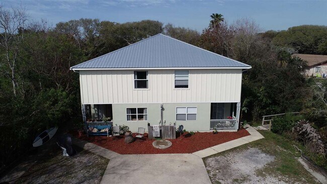 Building Photo - 203 E St-