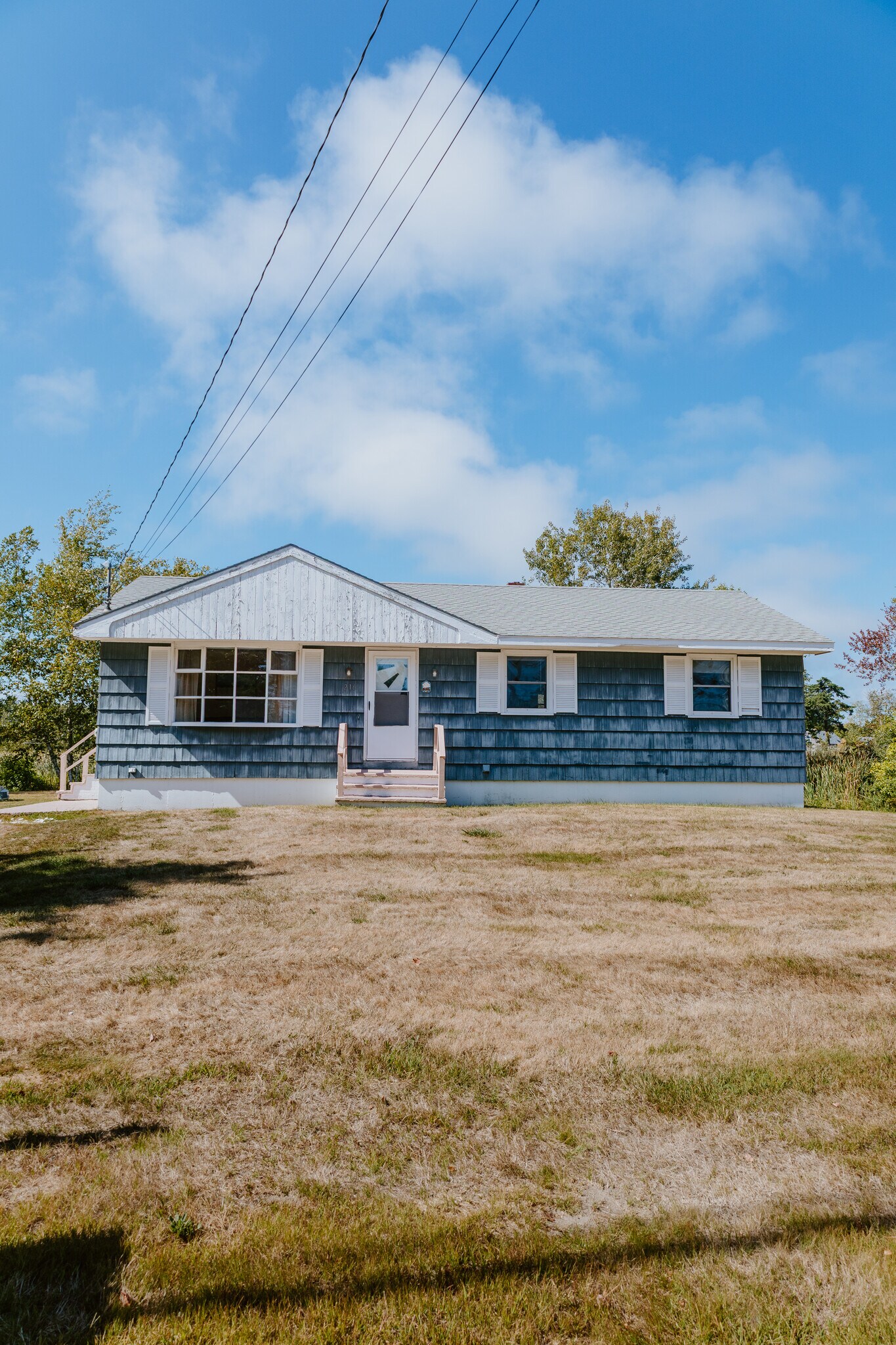 Building Photo - 216 E Grand Ave