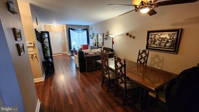 Building Photo - 168 Pennsbury Ln