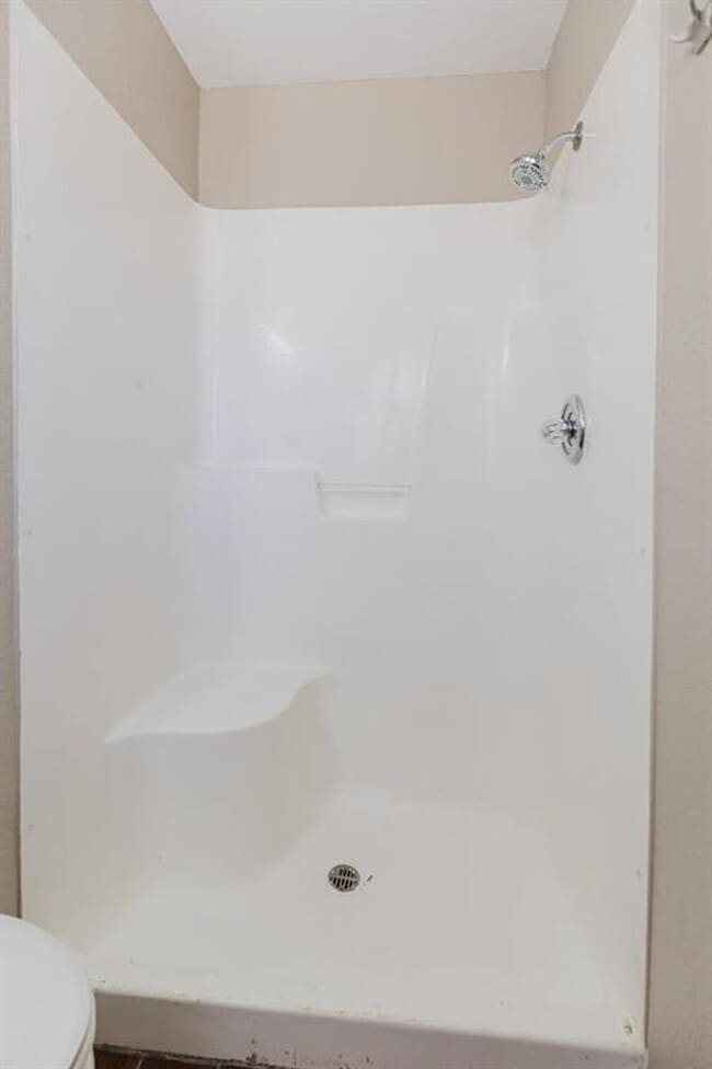 Building Photo - Cute, Clean Brick Home