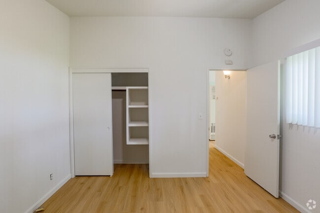 1BR, 1BA - Remodeled 624SF - Bedroom - Six Hundred Park Avenue