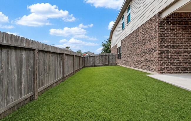 Building Photo - 166 Meadow Grove Dr