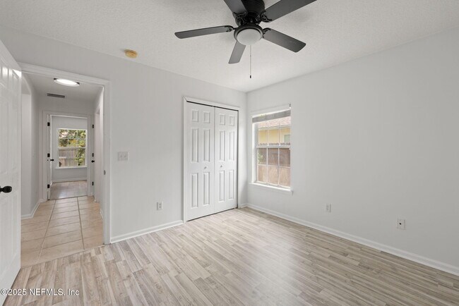 Building Photo - 721 Hazelmoor Ln