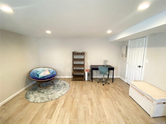 Building Photo - 255 Roosevelt Blvd