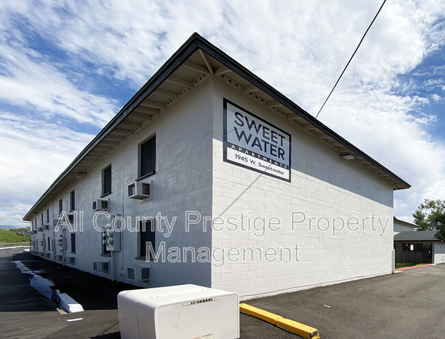 Building Photo - 1945 W Sweetwater Ave