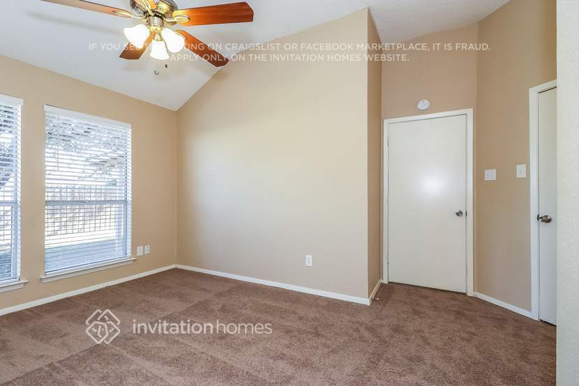 Building Photo - 313 Sunnyview Dr