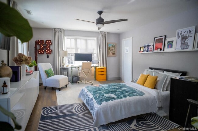 Building Photo - 1144 Post Rd