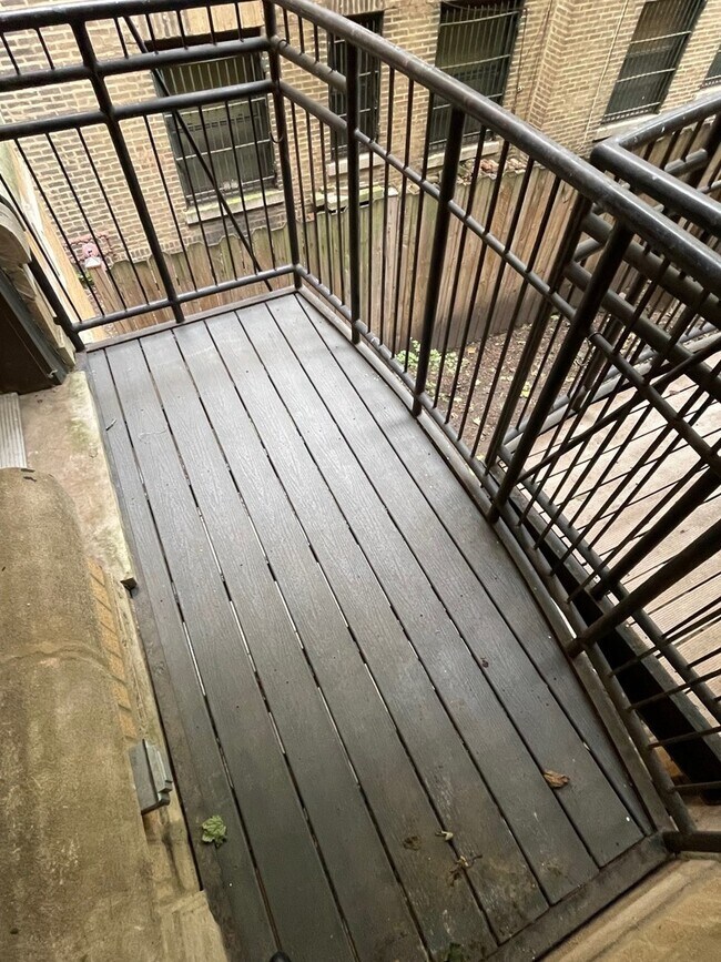 Building Photo - 4938 N Winthrop Ave