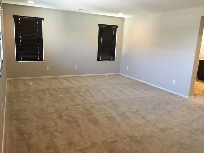Building Photo - NEWER Beautiful Home in Fire Rock Villas!!