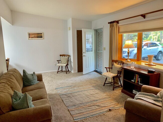 Building Photo - 3A Lacosta Dr