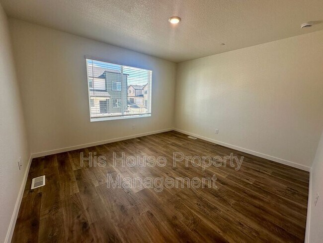 Building Photo - 3924 Pinnacles Ct