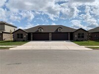Building Photo - 430 Rineel Ave