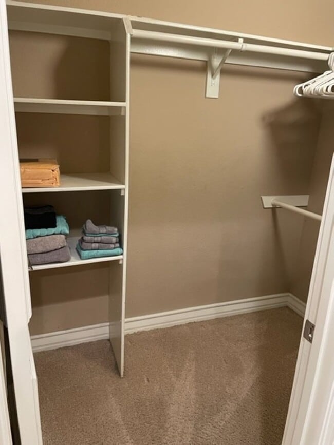 Building Photo - Meridian STUDIO Condo Fully Furnished near...
