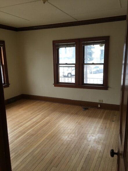 Building Photo - 1649 N Warren Ave