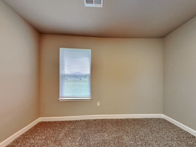 Building Photo - 3 BR/2BA Newly Renovated Single Family Home | 2-Car Covered Parking |In Blue Springs!